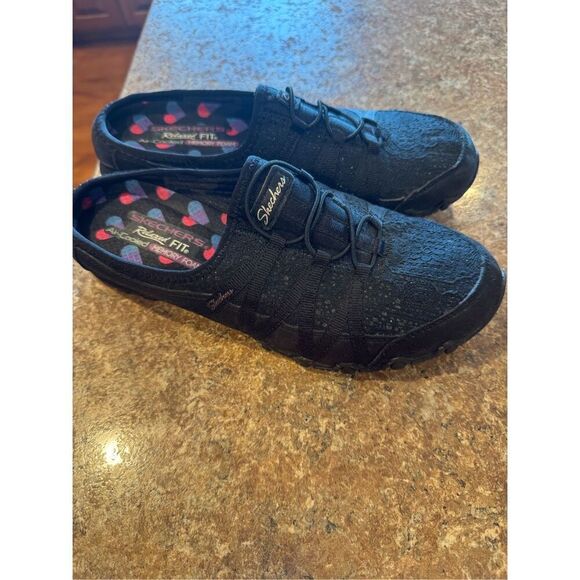 Woman’s Skechers relaxed fit air cooled memory foam slip on lace slip on shoes s - Picture 1 of 5